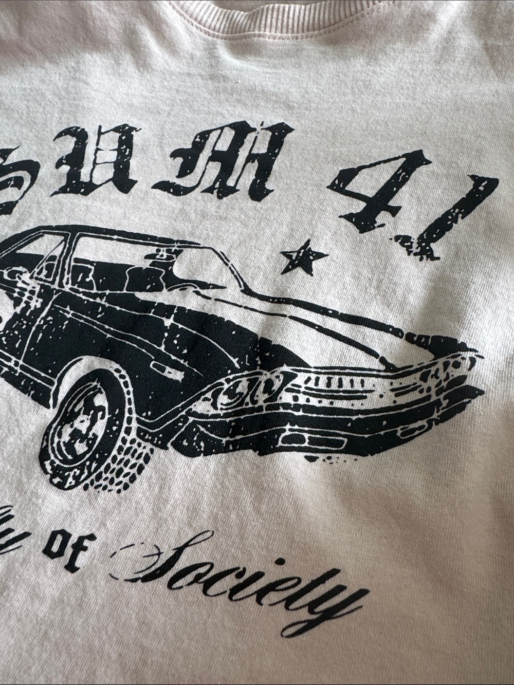 H&M Light Pink Graphic Crop Tee with Vintage Car Print - Picture 10 of 10